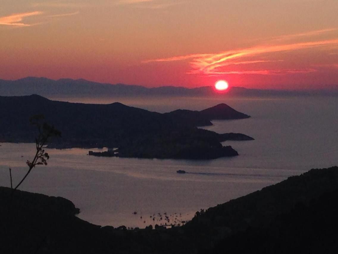 Appartamenti Estivi Anna E Pino Rio Marina Εξωτερικό φωτογραφία